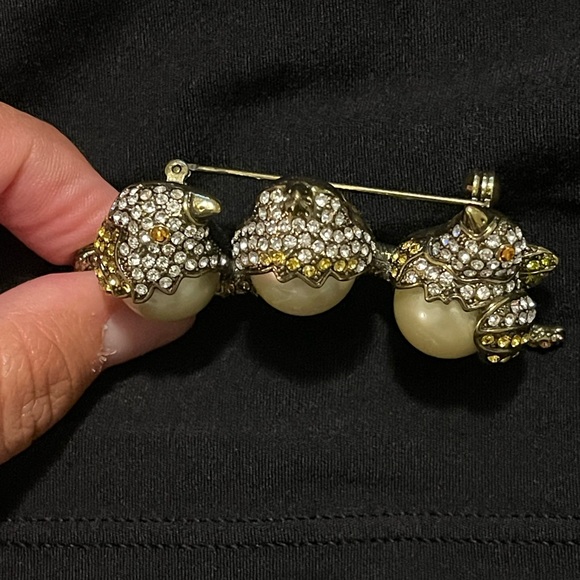 Cinderella Heidi Daus pearl Brooch. HTF - Picture 3 of 3